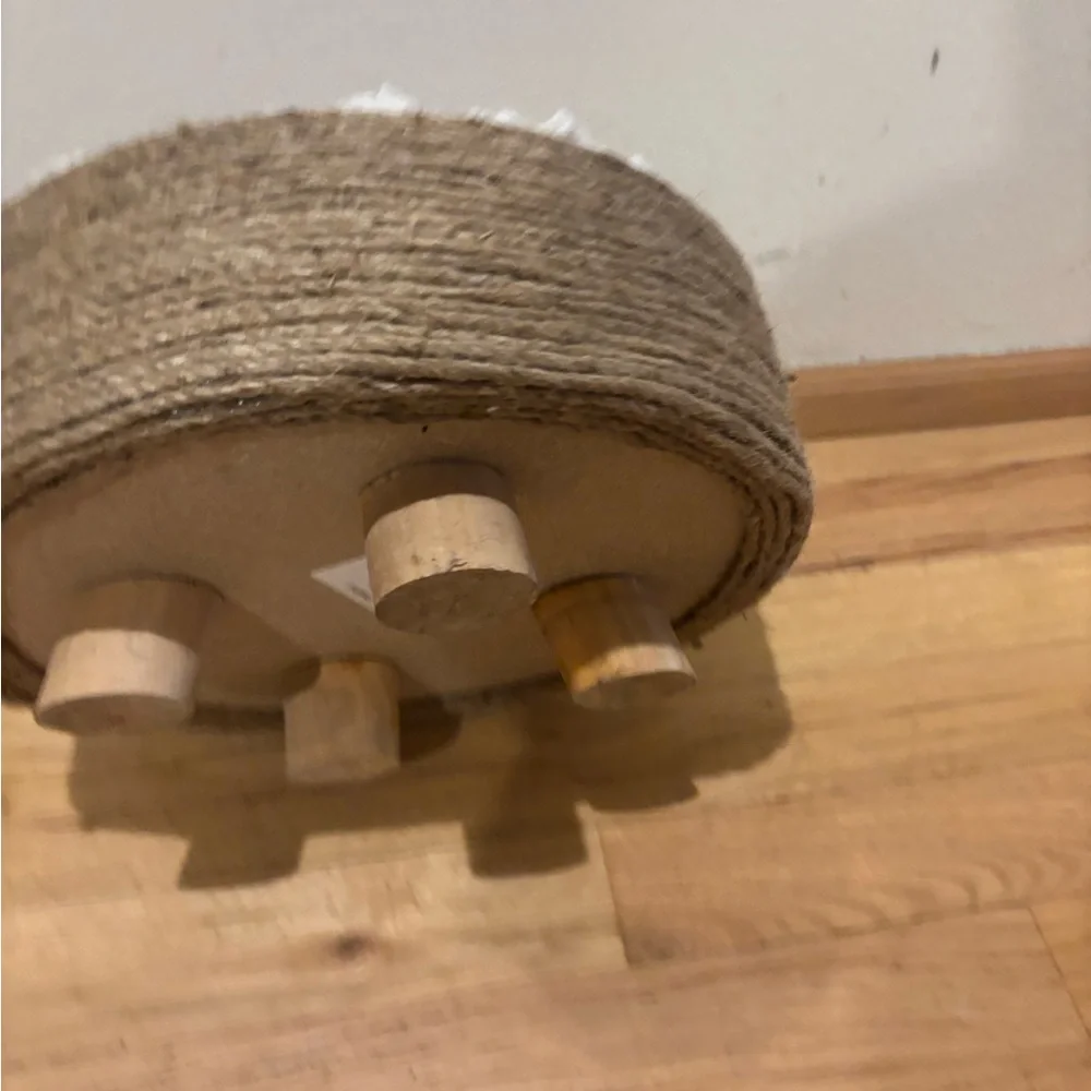 Round Jute cat bed